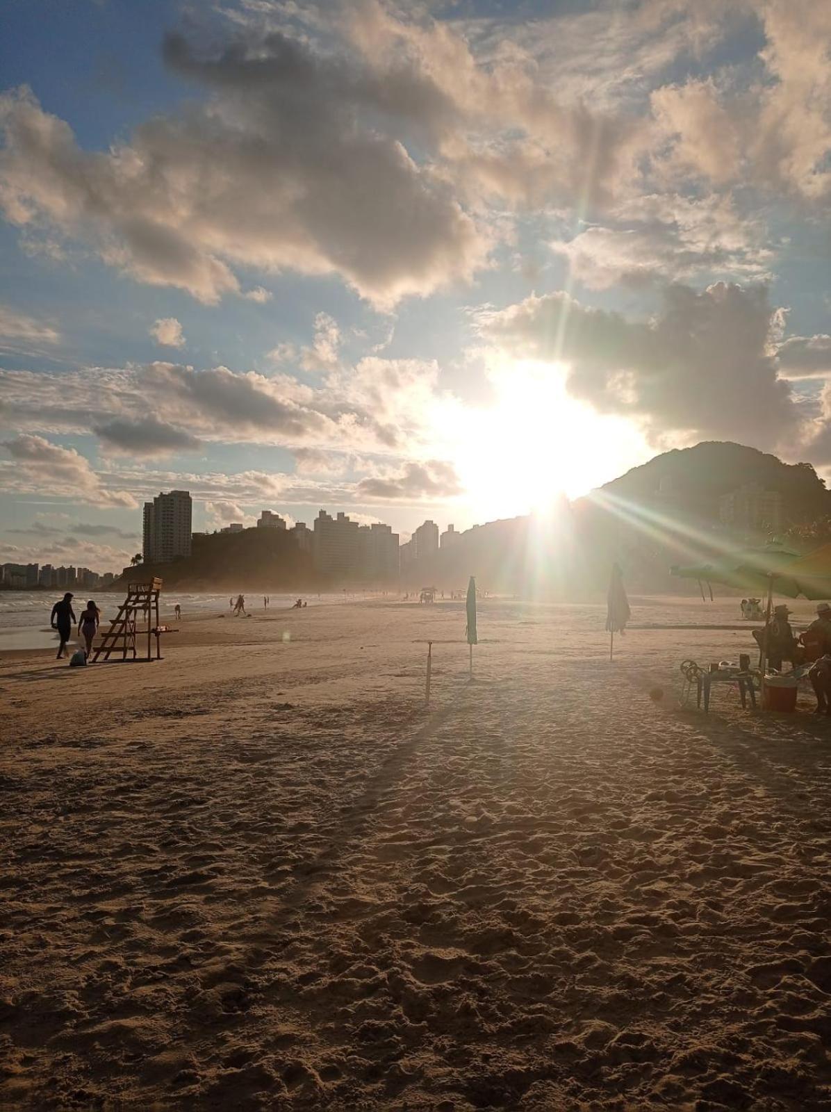 Apartamento Com Estacionamento, Wi-Fi, Ar Condicionado A 300 Metros Da Praia Da Enseada No Guaruja. Экстерьер фото